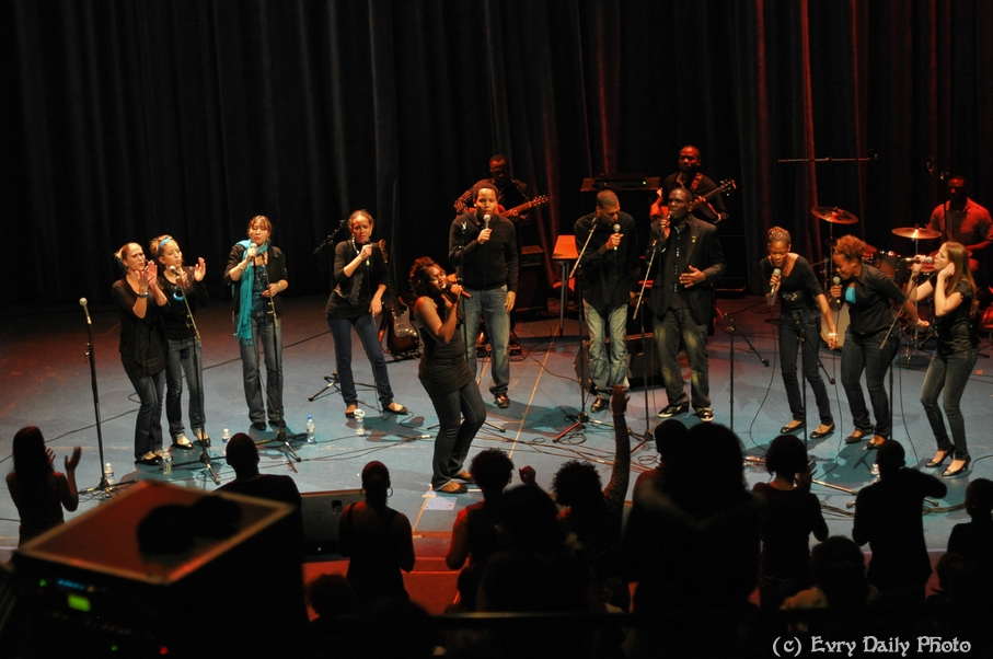 Evry Daily Photo - Telethon Evry 2010 - Concert Evry University Gospel - large - 5244008316.jpg